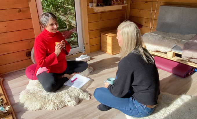 před nástupem do tmy  svámi pohovoříme