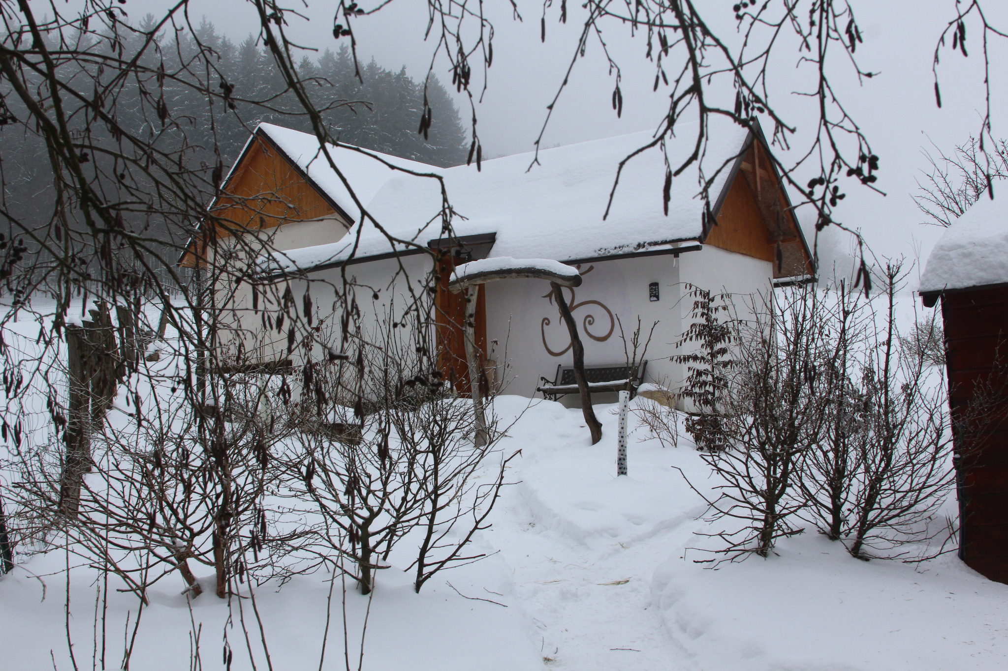 Cabins TMA SEMILY in the winter garden